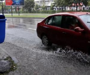 Val de ploi şi vijelii peste România. Temperaturile vor scădea brusc cu până la 15 grade Celsius în mai multe regiuni ale ţării