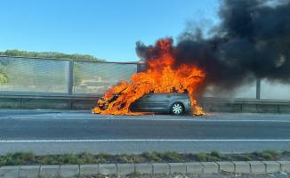 O mașină a ars ca o torță pe Centura Clujului. Daună totală