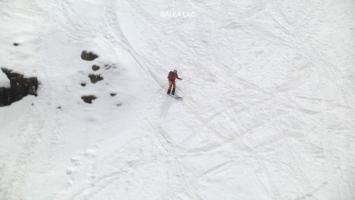 1 Mai, sărbătorit pe schiuri de iubitorii sporturilor de iarnă. Pe crestele Făgăraşilor zăpada atinge 70 de centimetri