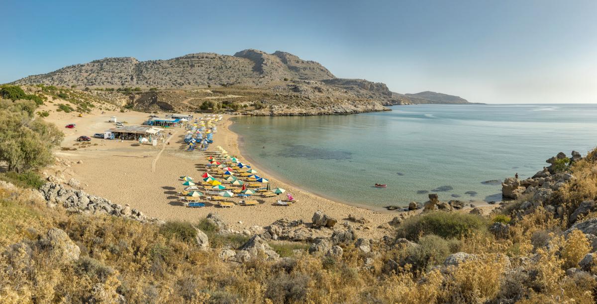 Οι ονειρεμένες διακοπές τελείωσαν σαν εφιάλτης.  Ένας Βρετανός άφησε την τελευταία του πνοή σε παραλία της Ελλάδας μετά από κεραυνό