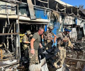 NYT: Explozia cu 17 victime din Kostiantînivka, provocată de o rachetă ucraineană. Reacţia Kievului: Demilitarizarea completă e o necesitate vitală