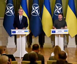 Stoltenberg, vizită surpriză la Kiev. Zelenski: Aderarea Ucrainei la NATO, doar o chestiune de timp