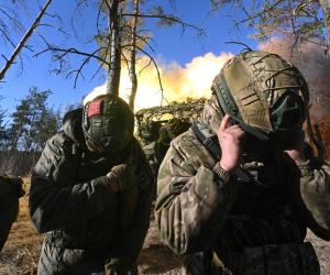 Armata rusă a cucerit alte două sate din Doneţk. Ucrainenii, fără oameni şi muniţie, nu pot stabiliza frontul şi cer demisia unui general